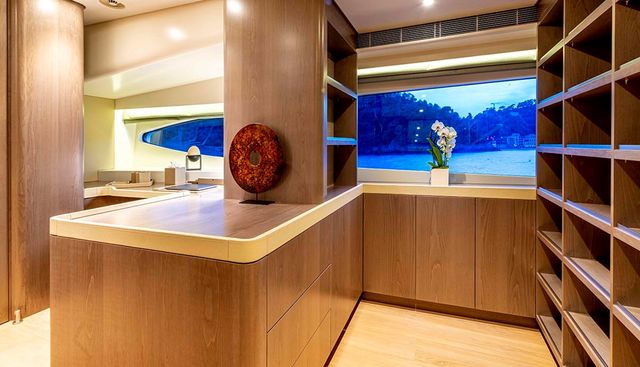 Unexpected yacht for sale 10