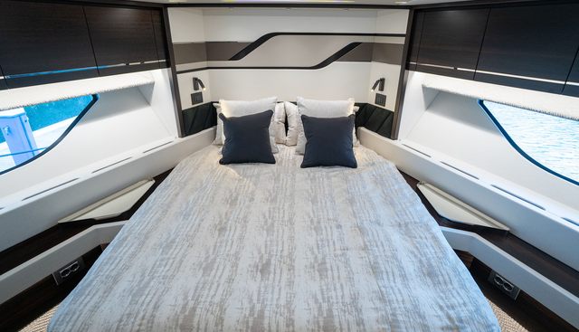 1292575 yacht for sale 33