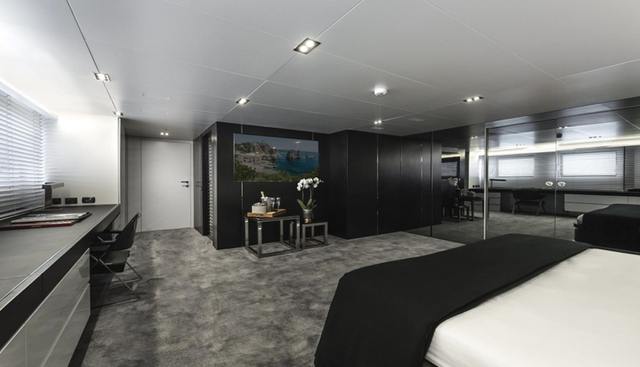 R23 yacht for sale 18