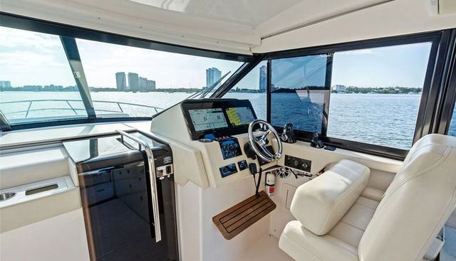 Treehouse yacht for sale 22