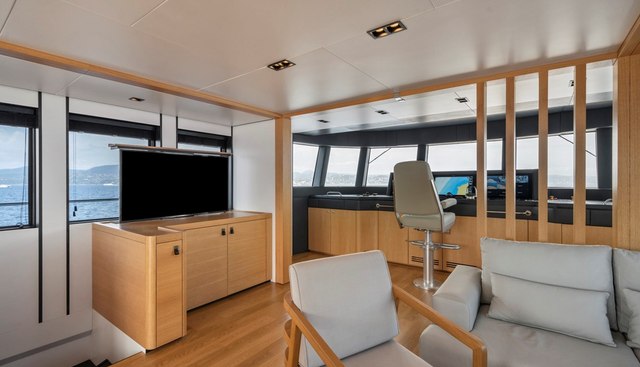 Ice yacht for sale 32