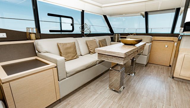 Libert'e yacht for sale 23