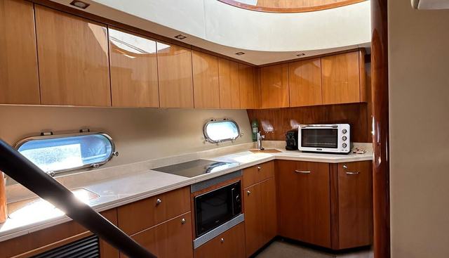CHAMPAGNE yacht for sale 15