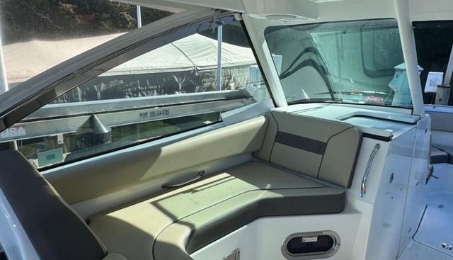 In Pursuit yacht for sale 9