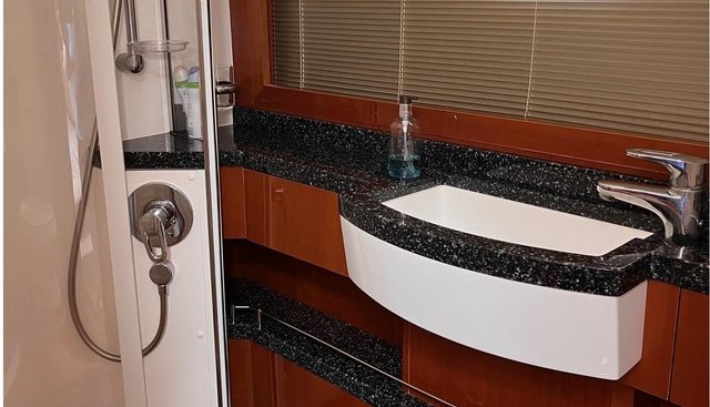 Sancerre yacht for sale 15