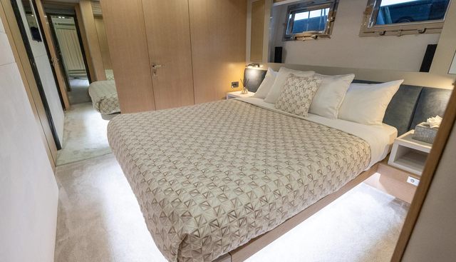 Sea Metri V yacht for sale 33