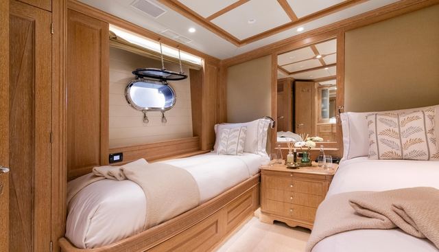 SOHO yacht for sale 28