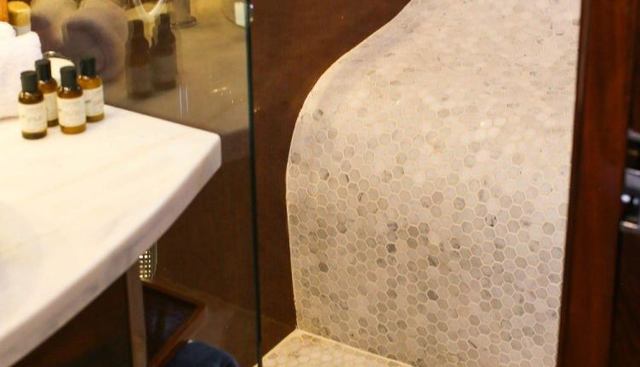 New School yacht for sale 37