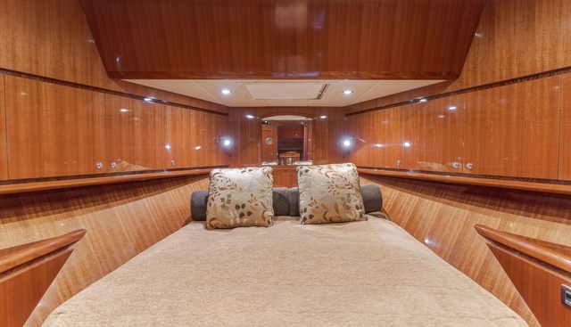 MALOU yacht for sale 27