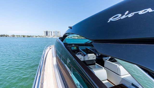 CLUB T yacht for sale 70