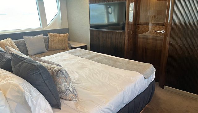 FAIRLINE SQUADRON yacht for sale 15