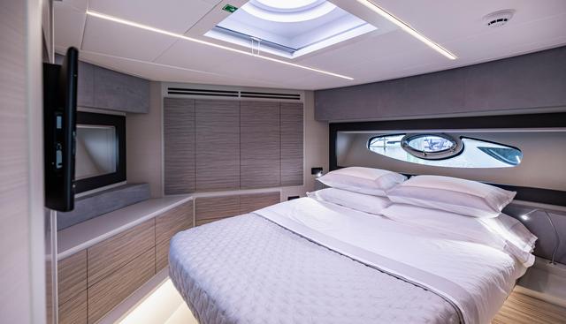 SEA SUITE I yacht for sale 53