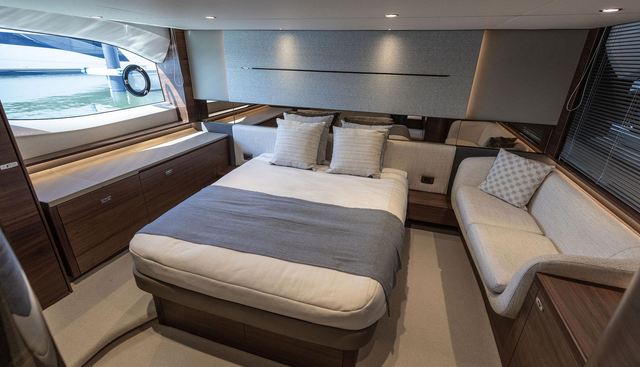 V55132 yacht for sale 8