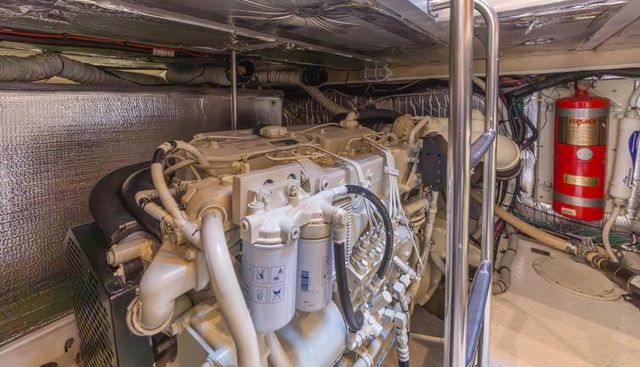 Making Waves yacht for sale 34