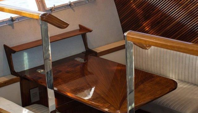 New School yacht for sale 30