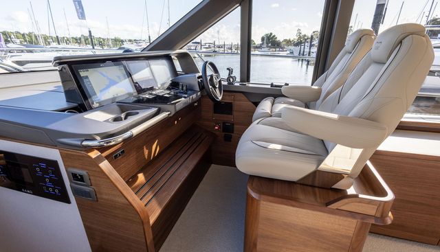 F58015 yacht for sale 28