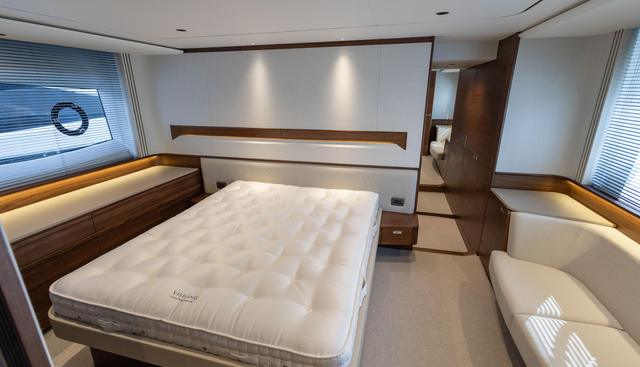 F65042 yacht for sale 3