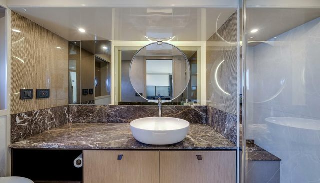 noname yacht for sale 30