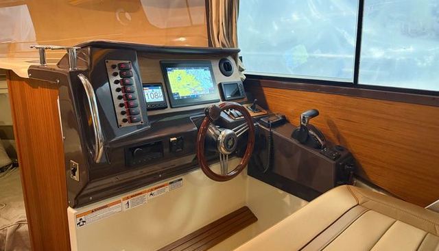 JUNI yacht for sale 14