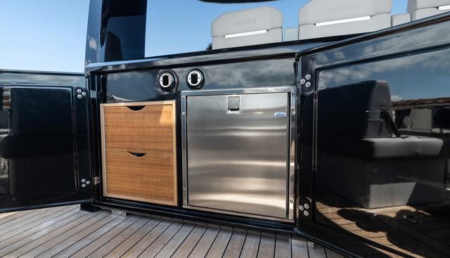 HINJUICE yacht for sale 34