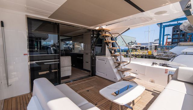 3042568 yacht for sale 23