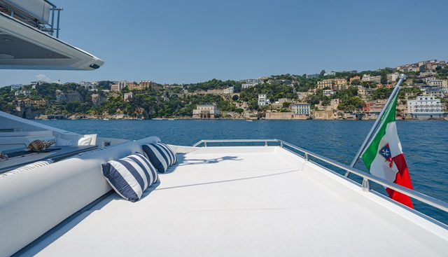 JR 28 yacht for sale 35