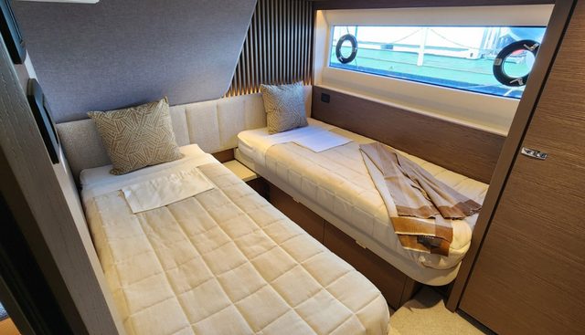 S72 yacht for sale 28