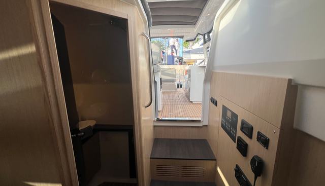 VIDA yacht for sale 19