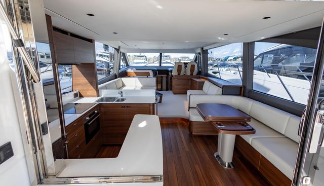 F65042 yacht for sale 19