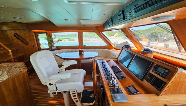 Living With E's yacht for sale 18