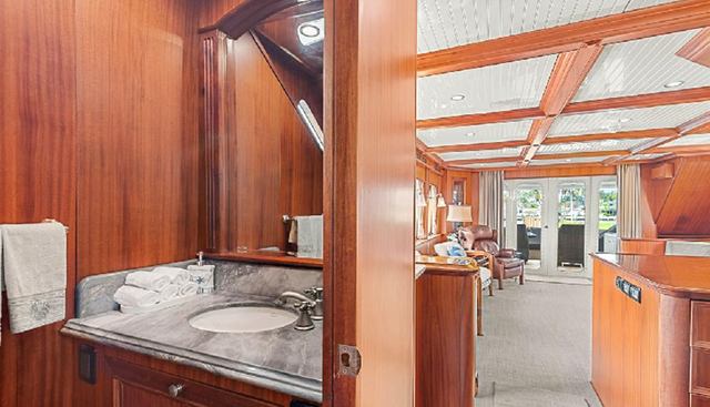 SEAS TO SEE yacht for sale 14