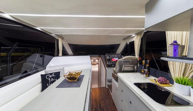 360FLY-052 yacht for sale 5