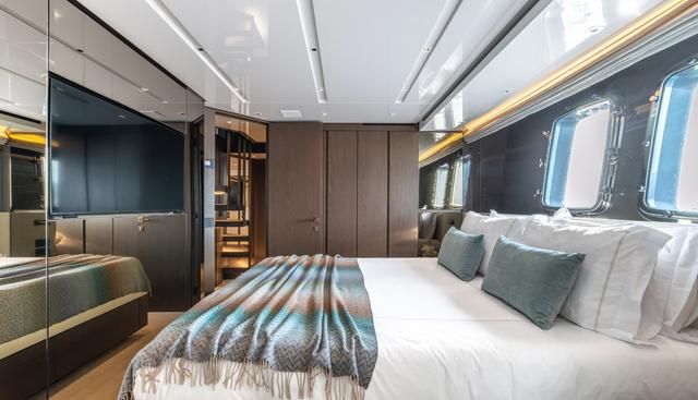 ICE OF LONDON yacht for sale 27