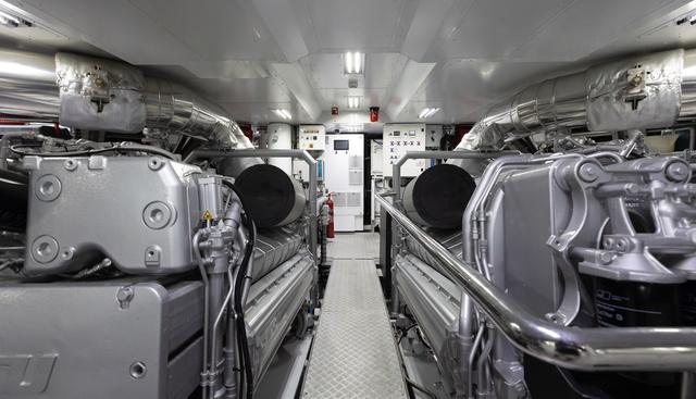 GOLDENEYE yacht for sale 32