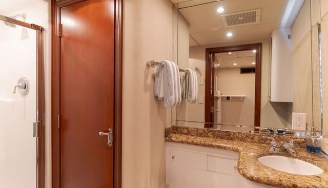 Huracan yacht for sale 90