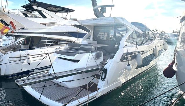 P55 yacht for sale 4