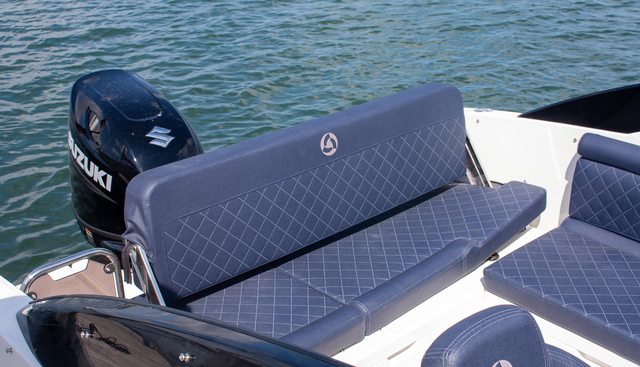 Parker 630 DC yacht for sale 19