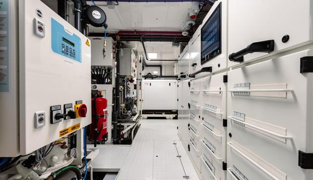 MIDNIGHT SAGA yacht for sale 64