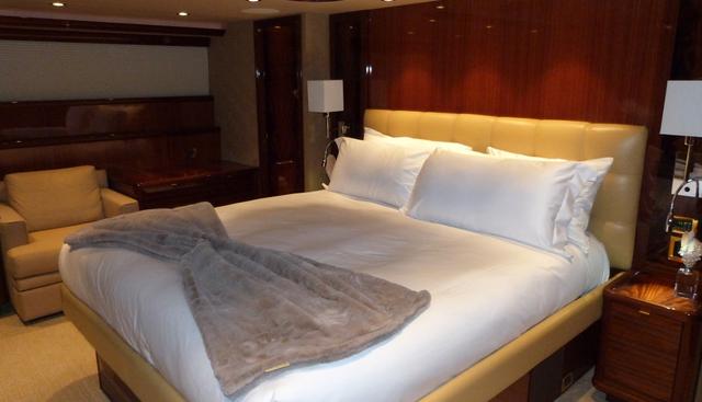 REMY ROO yacht for sale 30