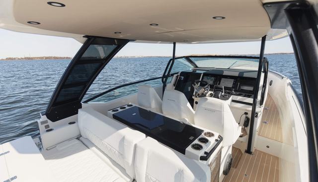 320GTO-798 yacht for sale 14
