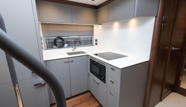 V50943 yacht for sale 69