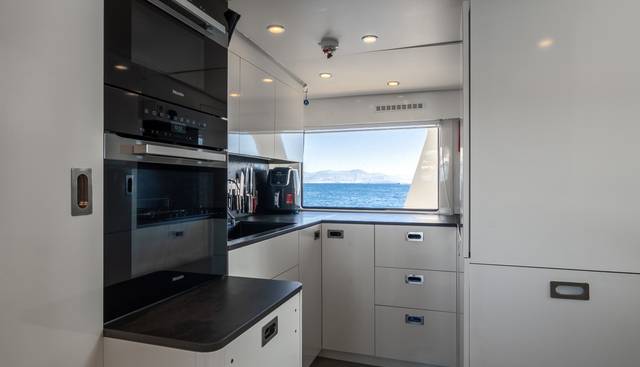 SULTANA yacht for sale 35