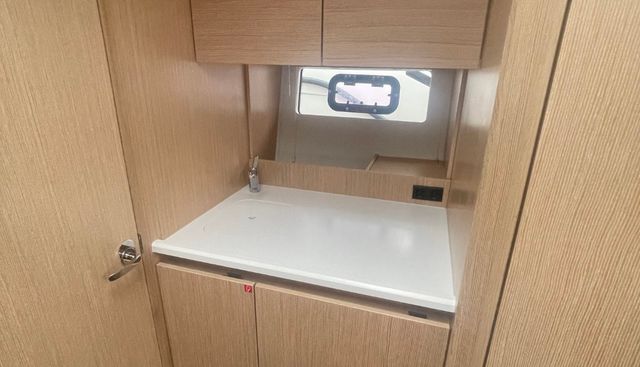 SR38HT #099 yacht for sale 14