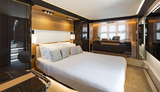 JR 28 yacht for sale 13