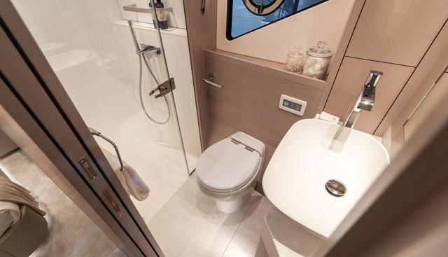 4532656 yacht for sale 34