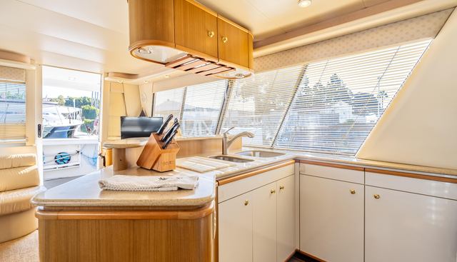 HYVE yacht for sale 22