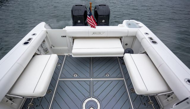 Boston Whaler 285 yacht for sale 7