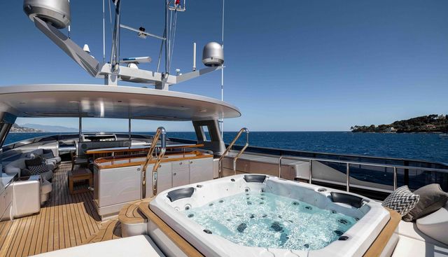 AURA yacht for sale 28