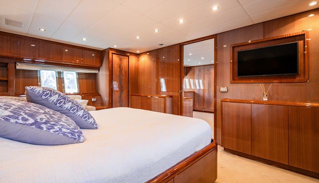 CLARITA yacht for sale 30