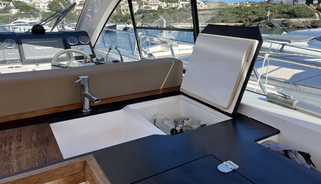 noname yacht for sale 37